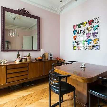 Rue Des Saints-peres Ii By Onefinestay