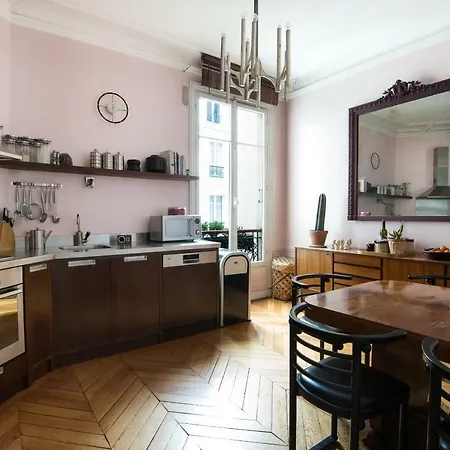 Rue Des Saints-peres Ii By Onefinestay París